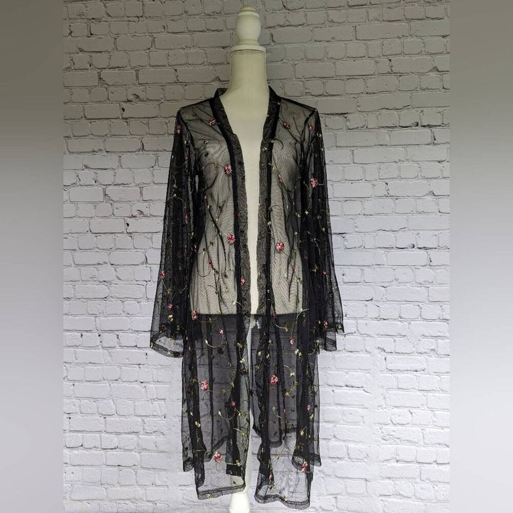 POL Boutique Floral Embroidered Kimono M/L